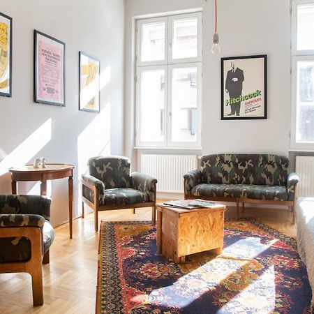 Stylishly Redecorated Apartment In Great Location Budapest Eksteriør bilde